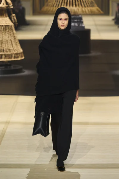 Look 26